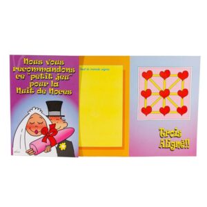 Tarjeta erótica Femarvi Card Tres Align abierta, con interior amarillo y dibujo de corazones.