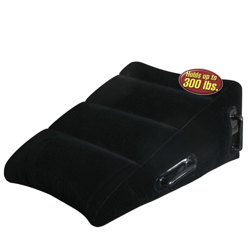 Fetish Fantasy Series Ultra Inflatable Position Master Pillow negro, vista frontal inclinada con asas.