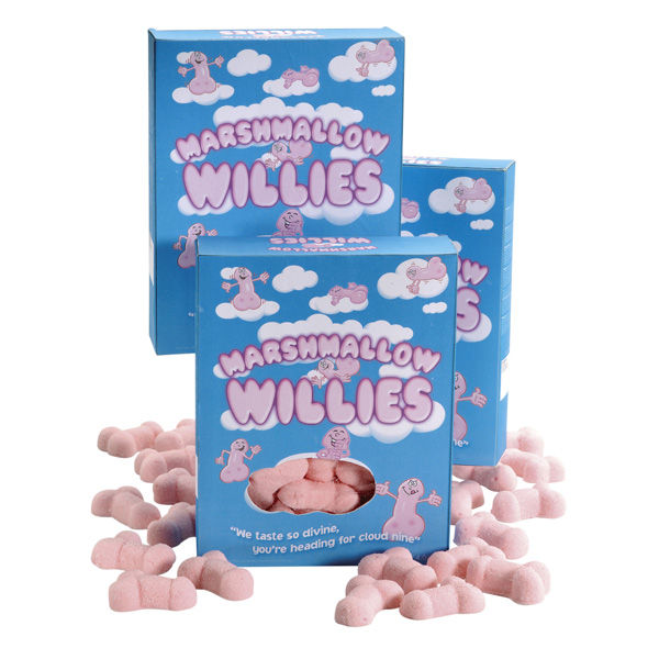 Tres cajas azules de Spencer & Fleetwood Sweet Marshmallows con nubes de azúcar rosa visibles.