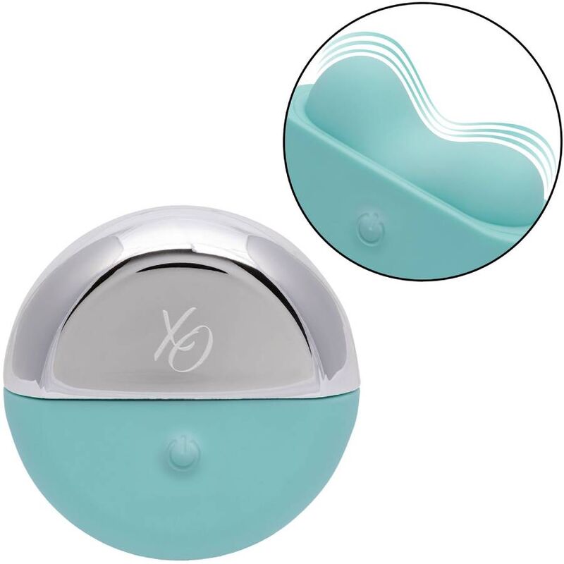 Detalle del vibrador CalExotics Ovation Applause en verde aqua con parte superior plateada.