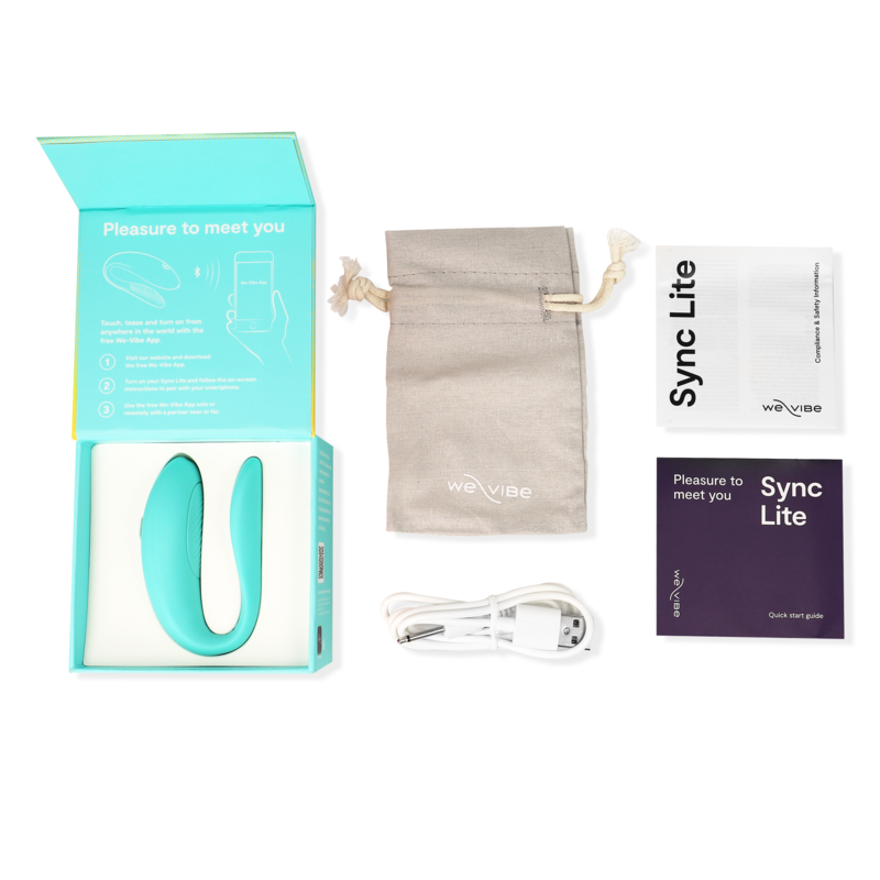 We-Vibe Sync Lite en su caja abierta, con bolsa de tela y cable USB.