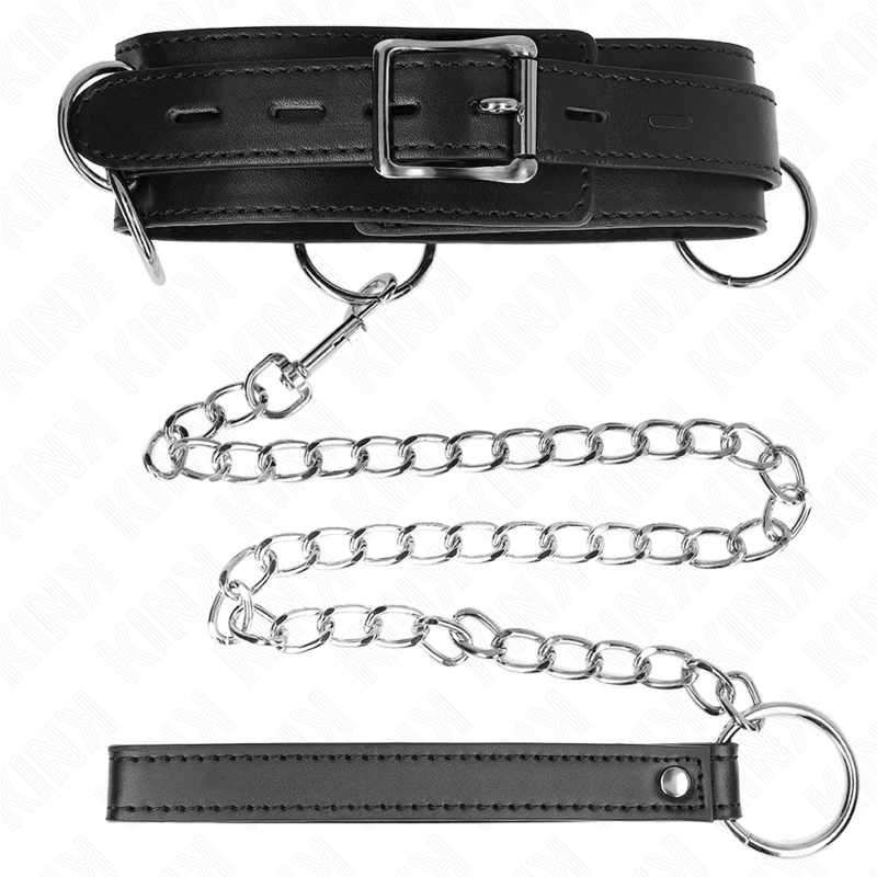 Detalle del collar KINK negro con tres anillas y correa de cadena plateada.