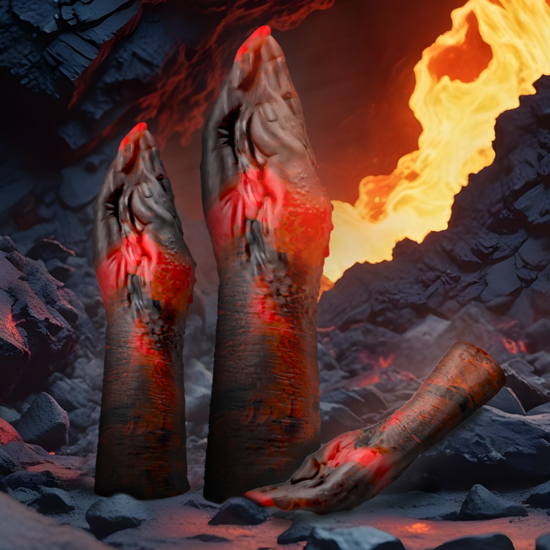 EPIC Lilith en detalle, tres piezas negras texturizadas con efectos rojos sobre un fondo de lava.