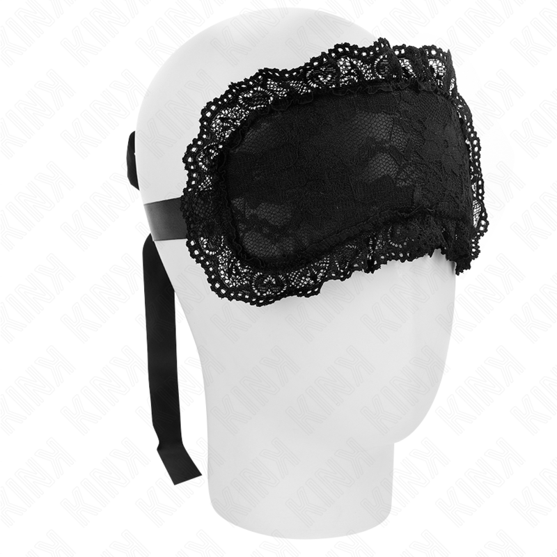 Antifaz de encaje negro KINK Masked Allure sobre un maniquí, con cinta de atar visible.