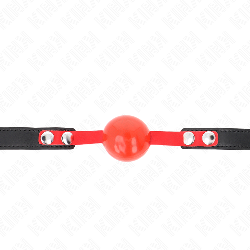 Detalle del Kink Collar & Gag Model 4 con bola roja y correas negras.
