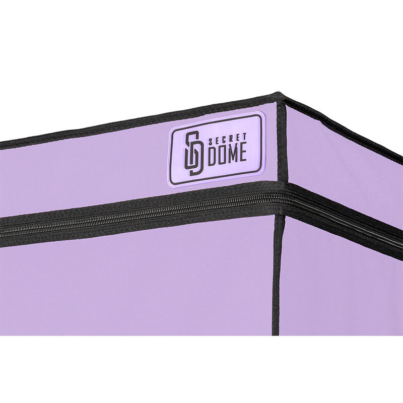 Detalle de la cabina Secret Dome SCANDALE morada con logo visible.