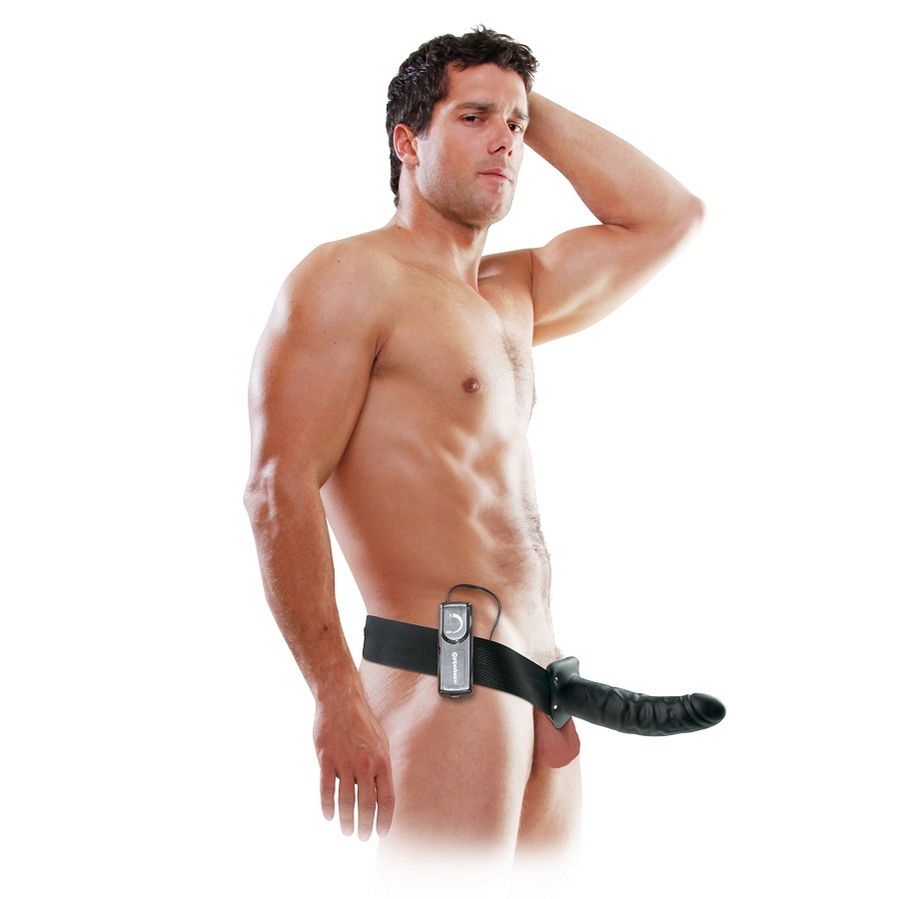Arnés vibrador negro FETISH FANTASY SERIES en un modelo de perfil.