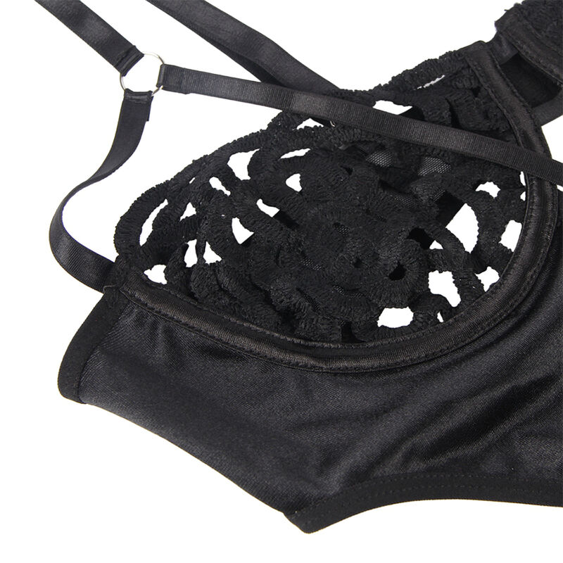 Detalle del body de encaje negro Subblime 954055, con motivo calado y tiras ajustables.
