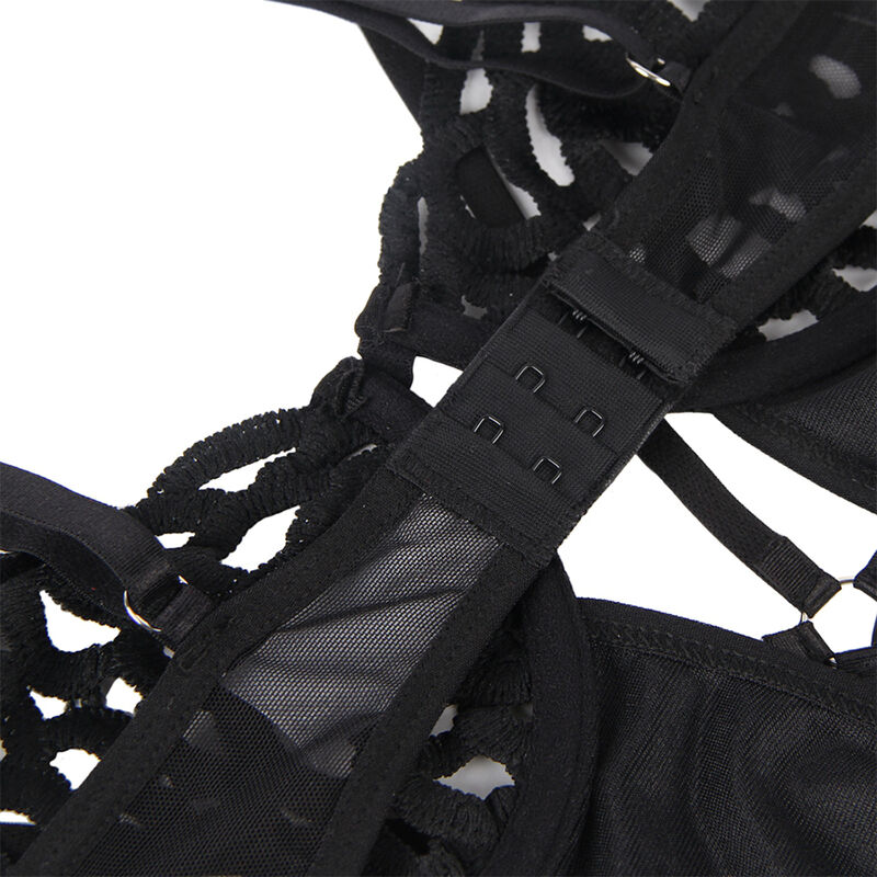 Detalle del body de encaje negro SUBBLIME 954055 con malla y tiras ajustables.