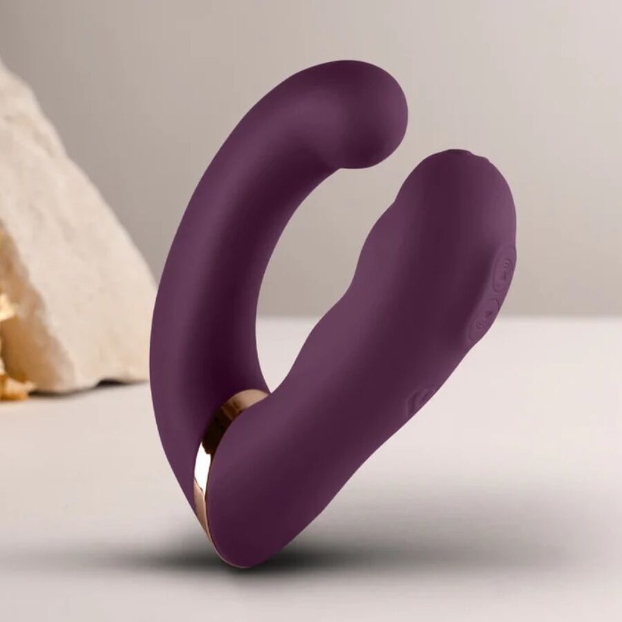 Rocks-Off Gemini vibrador dual morado en vista lateral inclinada.