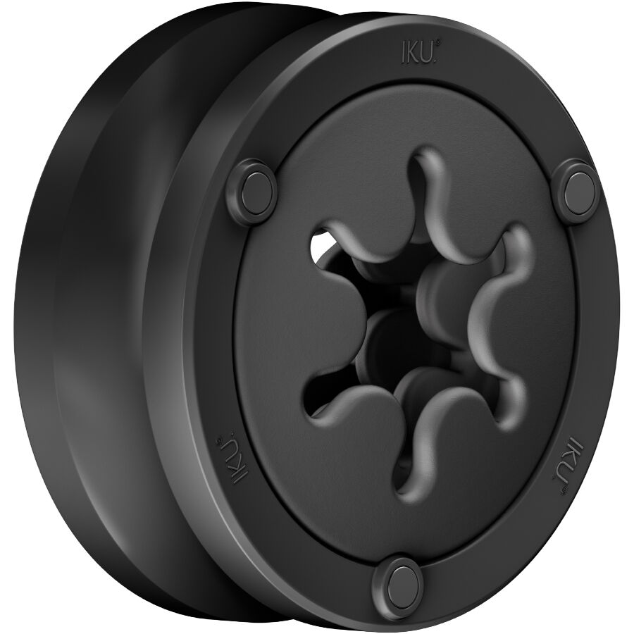 Detalle del Fun Factory IKU Flex Masturbador negro, con abertura texturizada circular.
