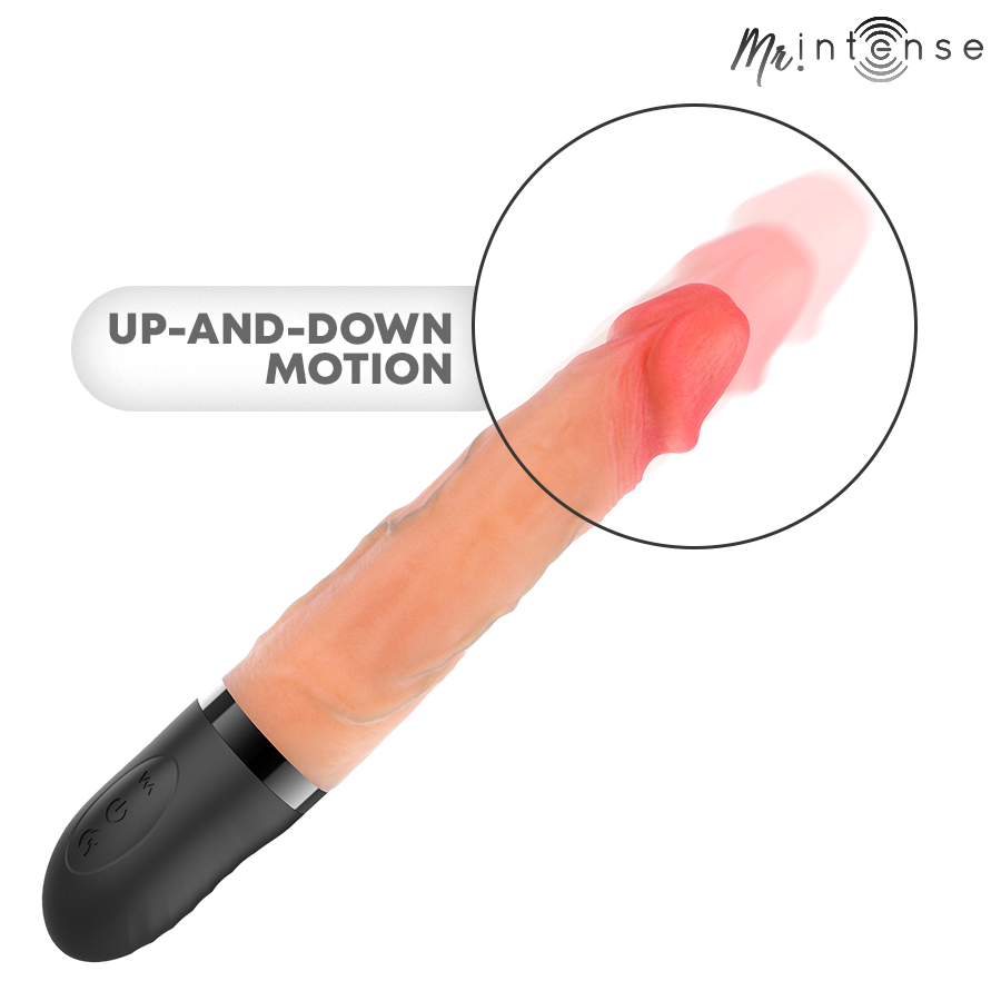 Detalle del vibrador realista MR. INTENSE Jean con efecto de movimiento arriba y abajo.