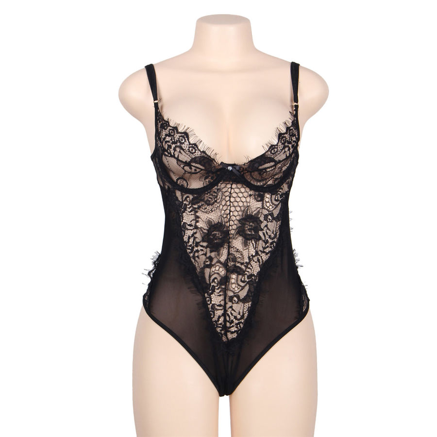 Teddy negro SUBBLIME Queen Plus Size de encaje floral, vista frontal en maniquí.